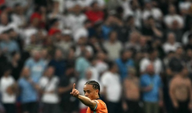  沃特金斯替补建功，维拉逆转击败农场主