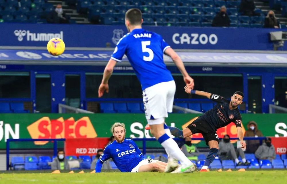  马赫雷斯任意球直接破门曼城客场一球小胜伯恩利锁定胜局