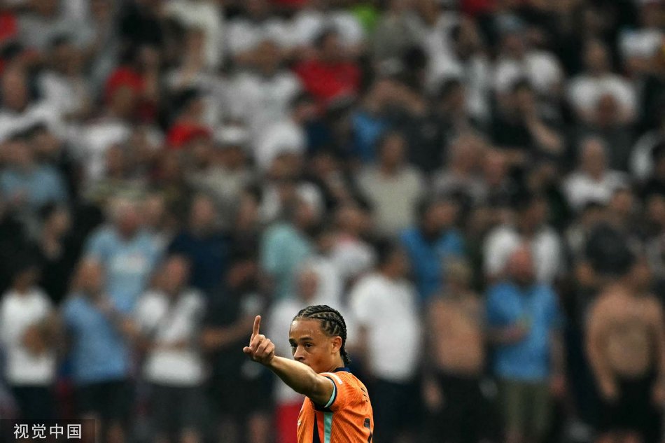  沃特金斯替补建功，维拉逆转击败农场主